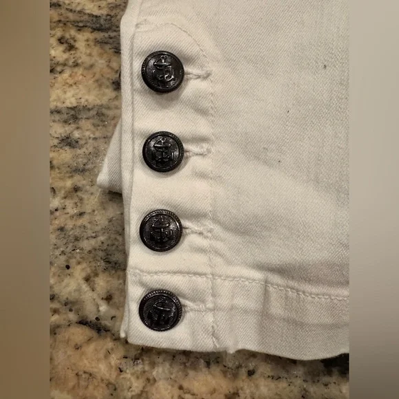 Talbots flawless 5 pocket petite. White Pants with adorable button accents. 10P - Picture 5 of 16